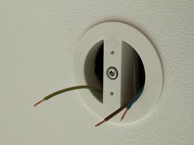 Lamp holder for spot drill hole