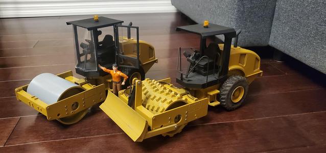 RC 1/14 CP44B & CS44B Compactors