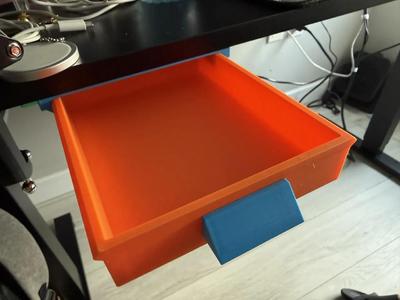 Simple under desk drawer