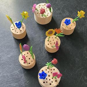 bijen hotel (voor bloemen) / bee hotel (for flowers) 